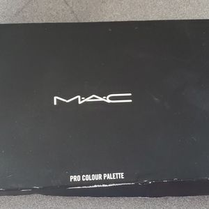 MAC PRO COLOUR PALETTE